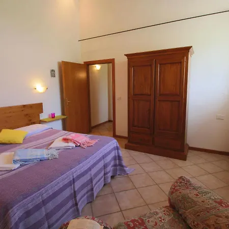 Dom wakacyjny Rural Agritourismo With Panoramic Swimming Pool Pian di Scò